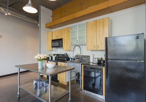 Spacious Loft in Trendy Gulch Neighborhood!