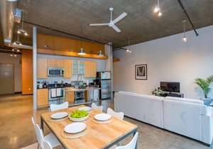 Stylish Loft 0.7 Miles From Downtown!