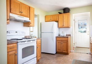 Unobstructed ocean views, steps to Scarborough Beach