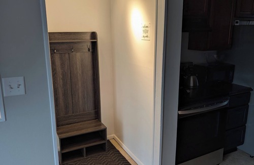 Lawrence Apartment | 1-bedroom apartment 5 minutes from Allen Field House