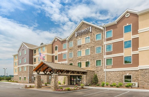 Canton Condo | 1 Bedroom | Breakfast Buffet. Pool & Hot Tub