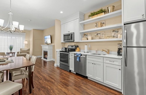 York Beach Condo | 1-Bedroom Coastal Retreat Near Nubble Lighthouse