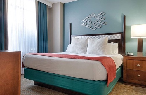 National Harbor Hotel | 1 Bedroom Deluxe Condo - National Harbor. Pools & more!