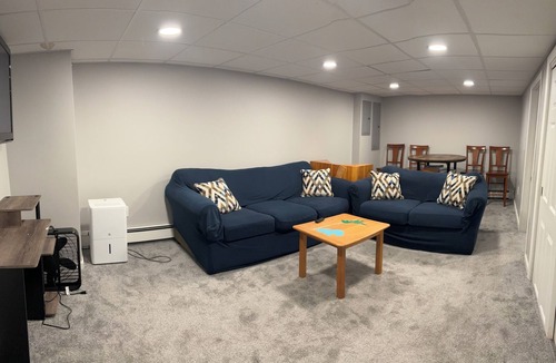 Derry Apartment | 1 bedroom family-friendly location. Easy access to all local wedding venues