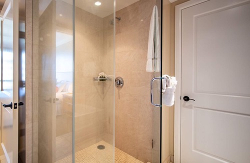 Honokowai Hotel | 1 Bedroom Partial Ocean View at Honua Kai Resort & Spa, Outdoor Pool near Beach