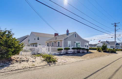 Humarock Cottage | 1 Block to Humarock Beach: Dog-Friendly Cottage