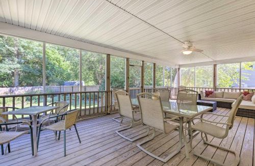 Jamesport House | < 1 Mi to Beach: Luxury North Fork Retreat w/Deck