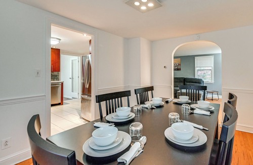 Silver Lane House | 1 Mi to Connecticut River: Home w/Large Backyard