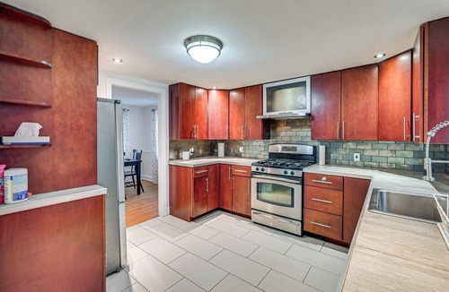 Silver Lane House | 1 Mi to Connecticut River: Home w/Large Backyard