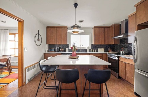Hudson House | 1 mile to Warren St.- Charming House in Hudson, NY