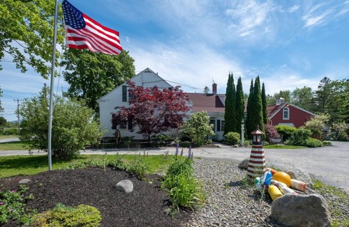Trenton Apartment | 10 1BR Acadia Cottage w/AC Open Hearth Inn