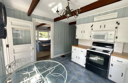 Silver Beach Cottage | 10 Ocean View/New Silver Beach
