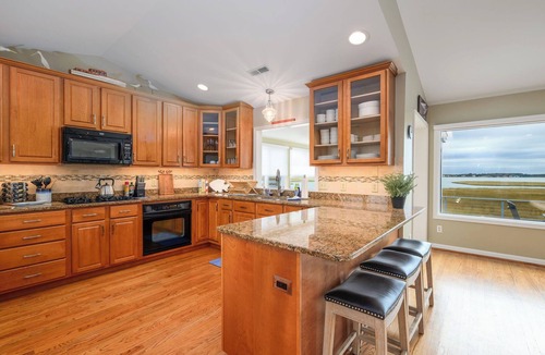 Bethany Beach House | 10 S. Shore Dr. Bethany! Waterfront home with panormic views!