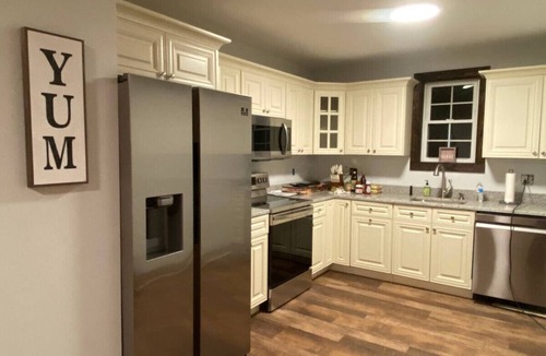 Marion Apartment | #10 *THE ULTIMATE AIRBNB GETAWAY!*