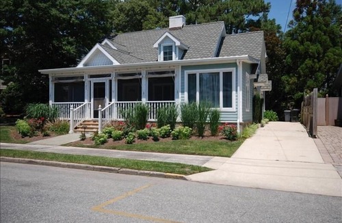 South Rehoboth House | 103 Rodney St - Seven Bedroom House, Sleeps 18