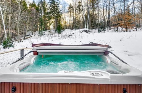 Roxbury House | 11 Mi to Sugarbush: Eclectic Ski House w/Hot Tub!