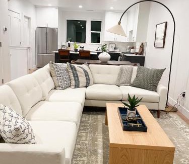 Central Business District Apartment | 110 Downtown