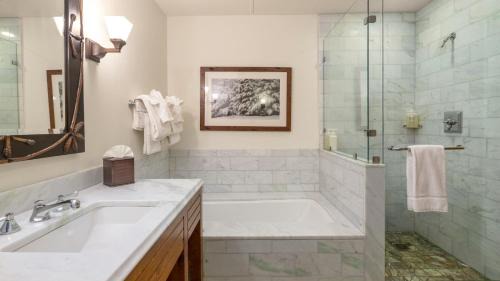 Stowe Area Resort | 1125 Lodge At Spruce Peak Ski In Ski In Ski Out King Studio By Stowe Mountain Rentals