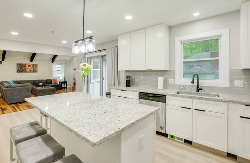 Blue Springs House | 13 Mi to Arrowhead: Family-Friendly Home w/Yard