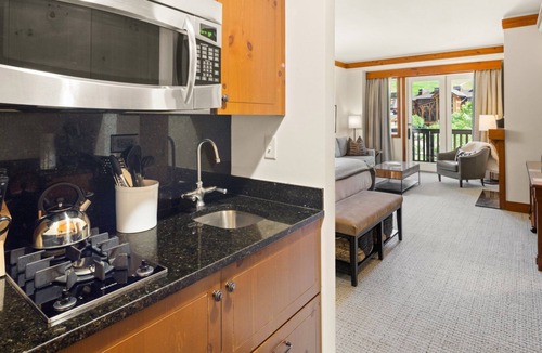 Stowe Area Cabin | #1332 * THE LODGE AT SPRUCE PEAK | SKI in SKI out | Expansive views of Spruce peak