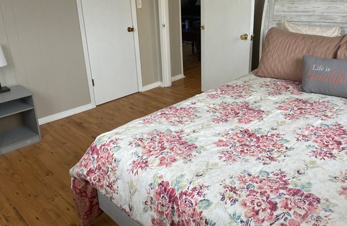 Kilsyth Apartment | 14 A North Grimmett Avenue.