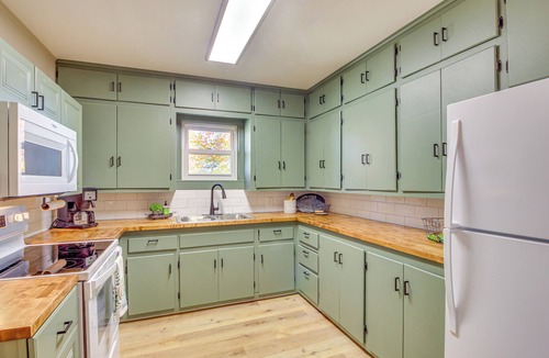 Drexel House | 15 Mi to La Cygne Lake: Peaceful Ranch Home