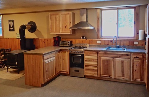 Bretton Woods Cottage | 1800ml - As Seen on TV 1 Mile From Skiing, Great Views, hot Tub, Fire Pit, Beach! Pool gym Passes