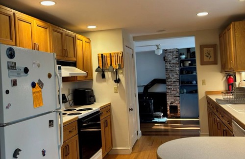 Rowe House | 18th Century Refurbished Yankee 3 Bedroom Farmhouse in the Berkshires