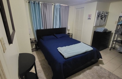 The Hill Apartment | 1br apartment within walking distance from Cedar and York St