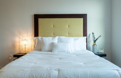 Downtown Baltimore Apartment | 1BR Luxe Penthouse Apt W FREE Parking