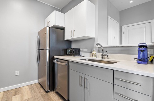 Everett Apartment | 1BR Near Encore Boston c0yu