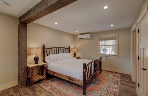 Sunapee Hotel | 2 Bed/2 Bath Suite #5 at The Lodge | Minutes from Sunapee Harbor & Mt. Sunapee