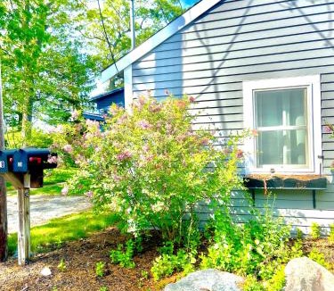 Merrimac Bed & Breakfast | 2-bed rm house on the lake