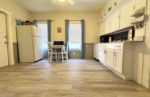 Spring Hill Apartment | 2-bedroom apartment in fabulous Somerville with AC, WiFi and off street parking