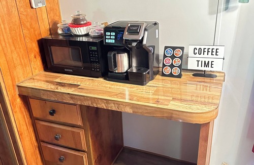 Logan Cabin | 2 bedroom in Logan Ohio, Hocking Hills, Luxury Hot Tub, King Size Bed, Fire-pit