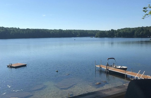 Lyman Cottage | 2 Bedroom Seasonal Lakefront Cottage