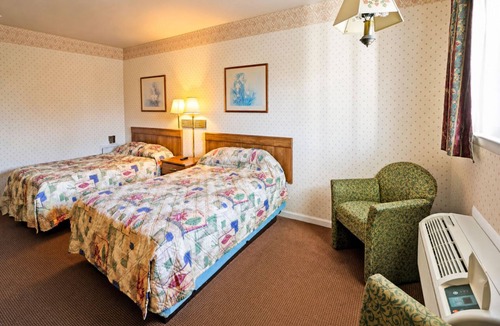 Lewisburg Hotel | 2 Comfortable Family-Friendly Stays | Near I-64, Trails and Attractions