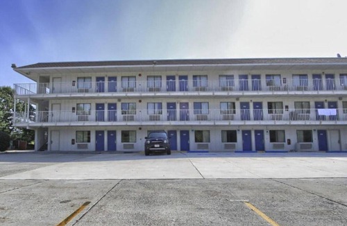 Camp Hill Apartment | 2 Full Beds|Non-Smoking