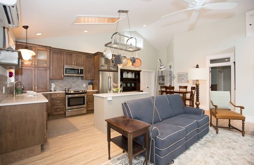 York Beach House | 2 HOUSES IN ONE. ROOM TO SPREAD-OUT!