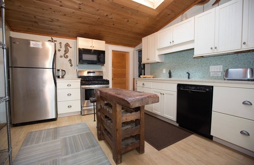 York Beach House | 2 HOUSES IN ONE. ROOM TO SPREAD-OUT!