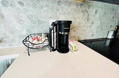 Sandusky Hotel | 2 King Beds By Cedar Point Sports Force Sleeps 6!