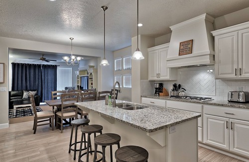 St. George Villa | 2 King En Suites - Spacious 4BR w/Rooftop Patio