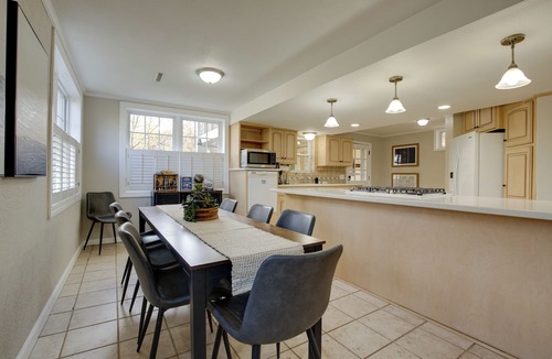 Manhattan House | 2 Mi to Downtown: 4BR Country Home Near K-State