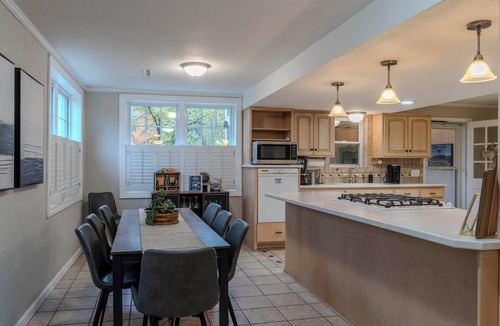 Manhattan House | 2 Mi to Downtown: 4BR Country Home Near K-State