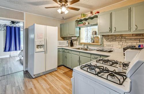 Newark House | 2 Mi to Dtwn Newark: Pet-Friendly Home!