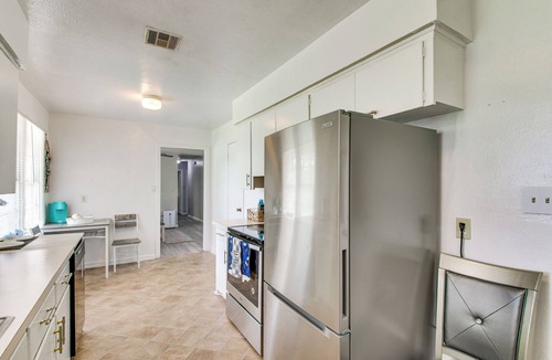 Lawton Cottage | 2 Mi to Ft Sill: Home w/Fenced Yard, Near Walmart
