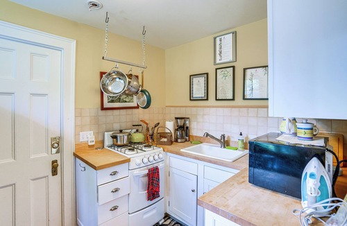 Stockbridge Apartment | 2 Mi to Norman Rockwell Museum: Stockbridge Apt!