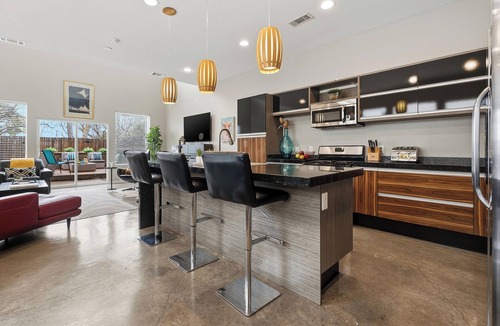 Fort Worth Cultural District House | 2 Min Walk Dickies Arena | Lux Home | Parking