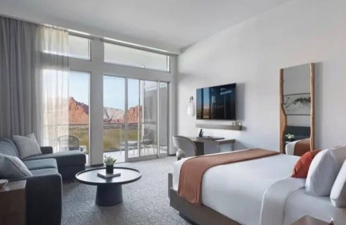 Ivins Hotel | 2 Pleasant Rooms, w/Outdoor Pool + Local Charm – Perfect for Exploring Ivins