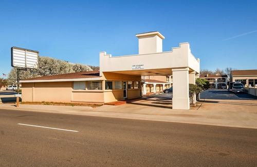 Elk City Apartment | 2 Queen Bed| non-smoking
